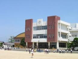 小学校　南あわじ市立榎列小学校（小学校）まで2019m