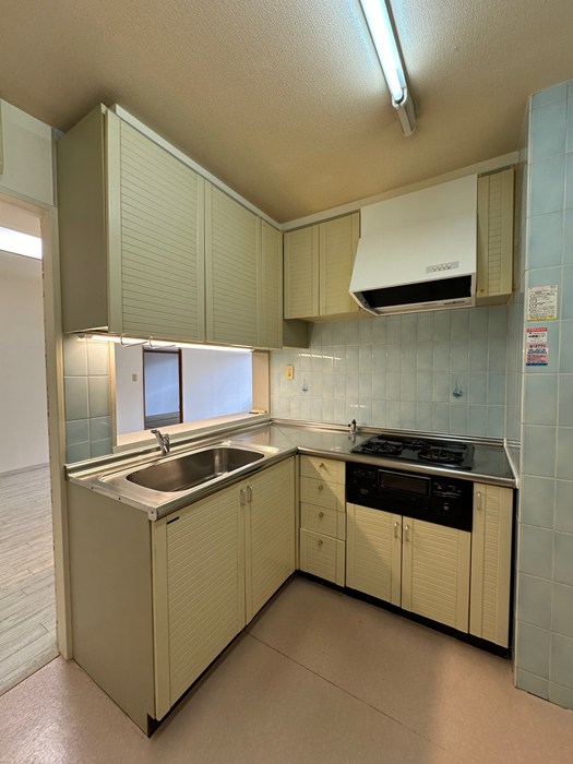 キッチン　※参考写真※作業スペースが広くて使い勝手の良いL字型のシステ