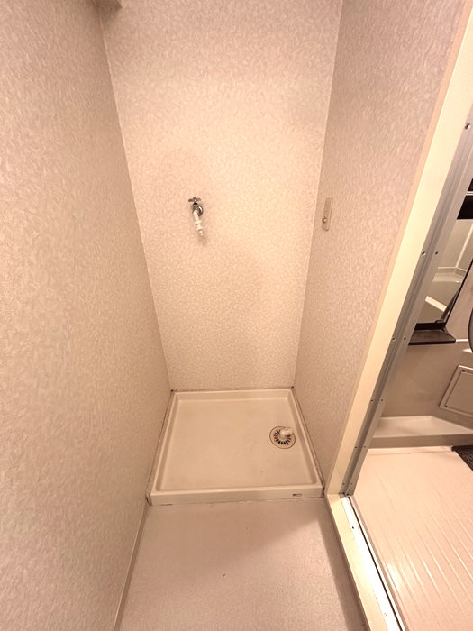 その他設備　※参考写真※洗面所内、洗面化粧台横にある室内洗濯機置き場です