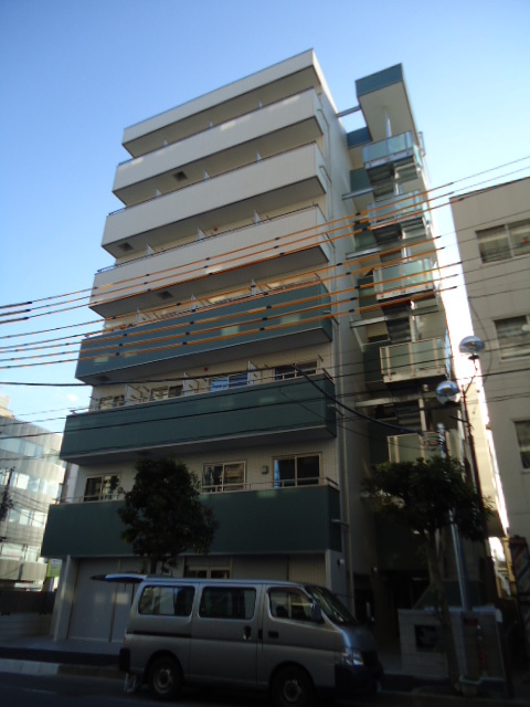 建物外観　７階建ての賃貸マンション