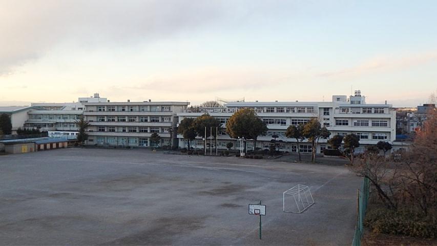 中学校　上尾市立太平中学校（中学校）まで631m