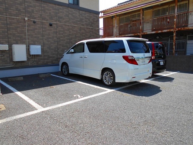 駐車場　駐車場