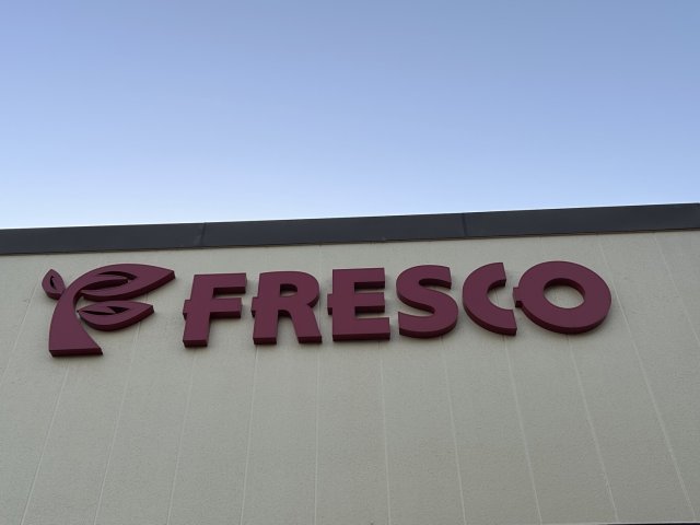 スーパー　フレスコ　上牧店（スーパー）まで705m