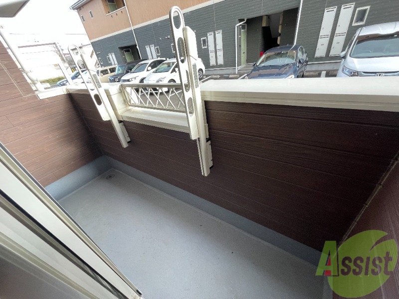 バルコニー　広めのバルコニーです。洗濯物がたくさん干せそうです。