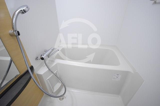 バス・シャワールーム　セレニテ本町グランデ　浴室