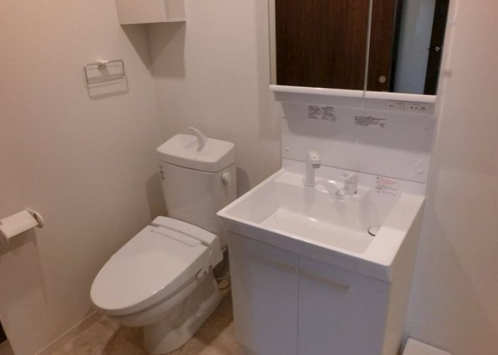 トイレ　☆清潔なトイレと独立洗面台☆