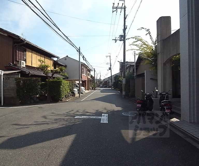 その他　前面道路です。