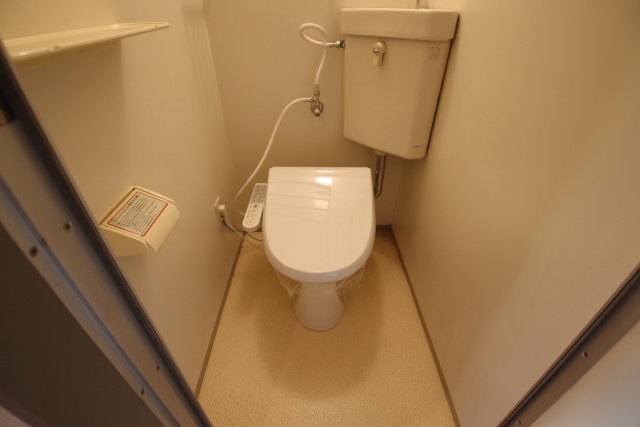 トイレ　別部屋の参考写真です