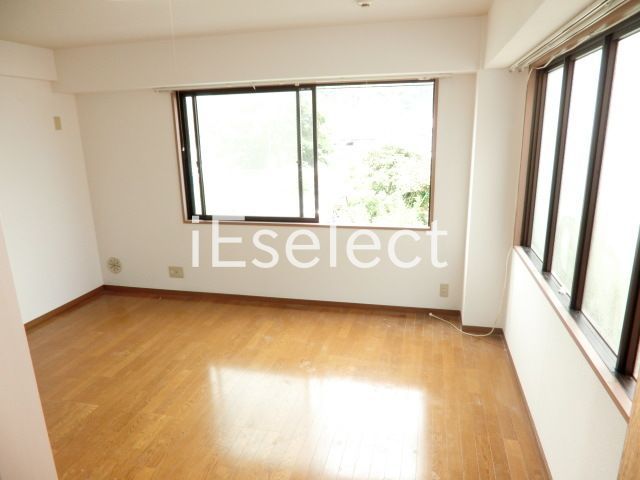 居室・リビング　2面採光の明るいお部屋です！