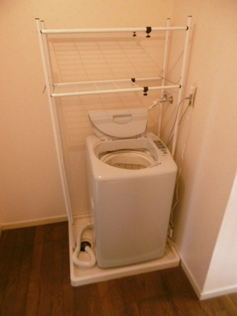 その他　洗濯機　　　※写真は102号室です。ご参考下さい。