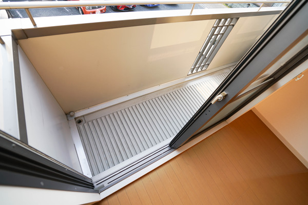バルコニー　同じ建物の別なお部屋