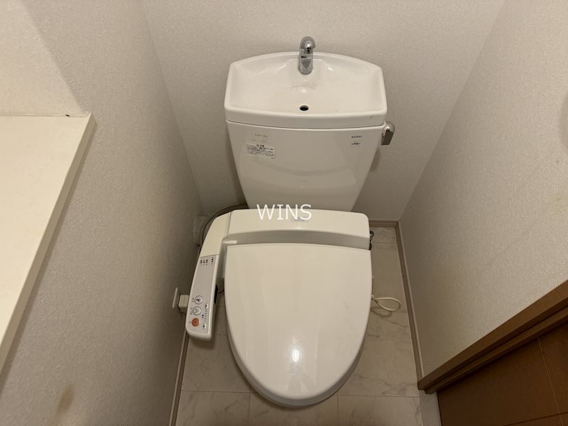 トイレ　別部屋参考写真です。
