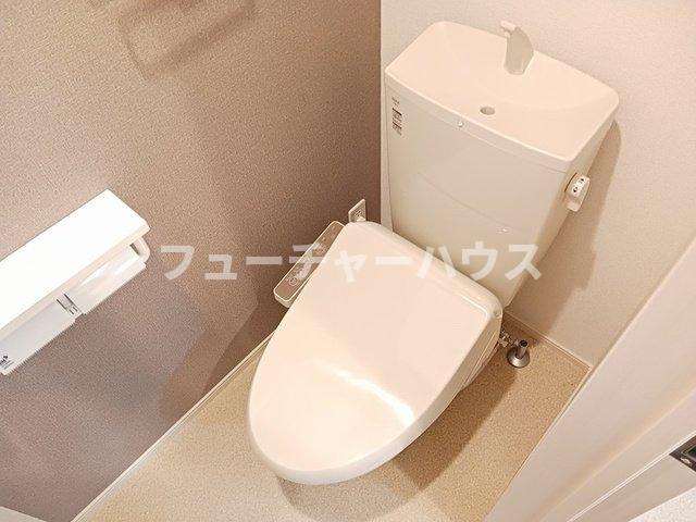 トイレ　清潔感のあるトイレです