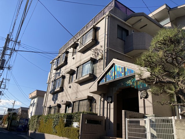 建物外観　陽当たり良好なマンション