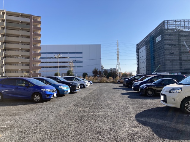 駐車場　平置き８８００円