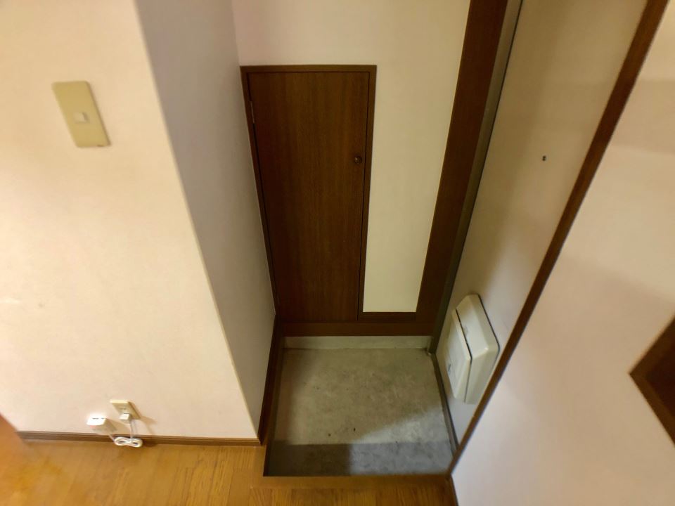 玄関　シューズボックスあります