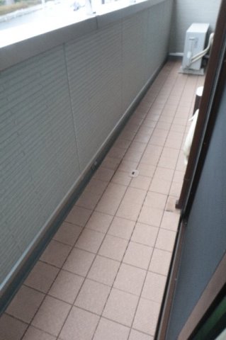 バルコニー　バルコニーからの眺めを楽しみながら食事をしませんか