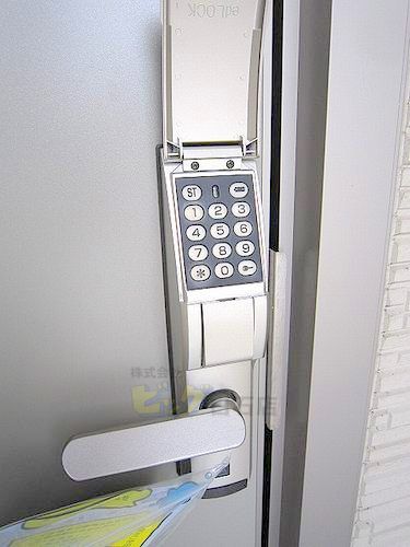 その他共有部分　防犯性の高いデジタルキーを採用しています♪