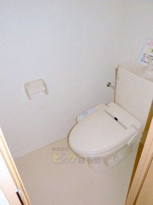 トイレ　ウォシュレット付きのトイレです♪