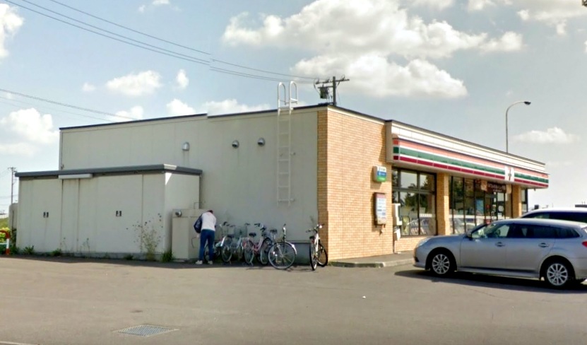 コンビニ　セブンイレブン札幌北郷4条店（コンビニ）まで410m