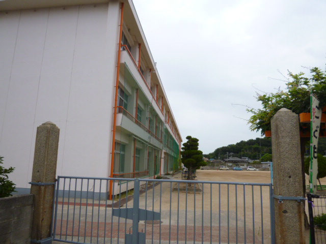 小学校　赤崎小学校（小学校）まで594m