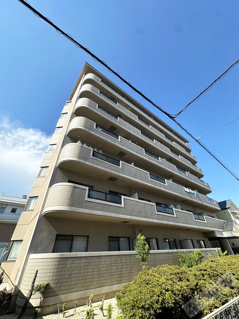建物外観　鉄筋コンクリート造・ガッチリとした建物です♪♪