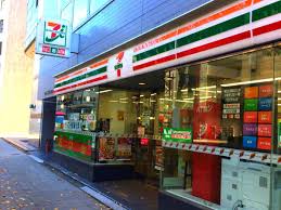 コンビニ　セブンイレブン日本橋小伝馬町店（コンビニ）まで79m