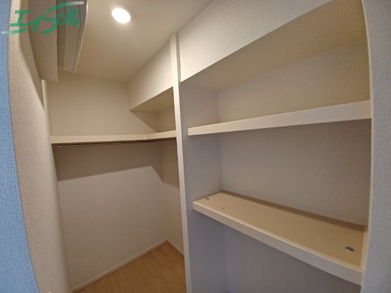 収納　同型参考写真です