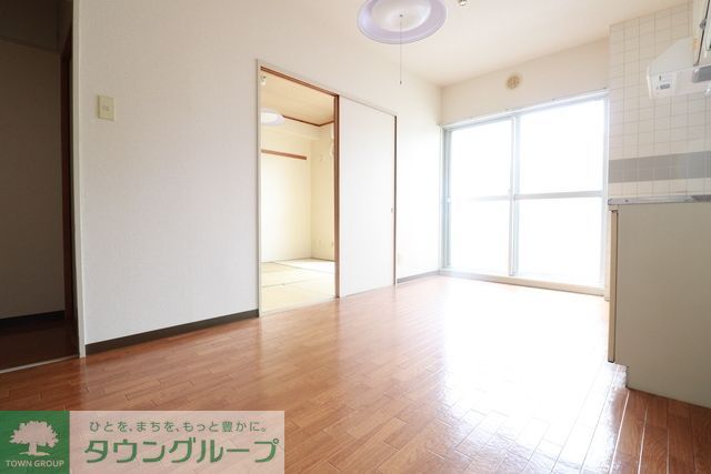 居室・リビング　同物件別部屋写真