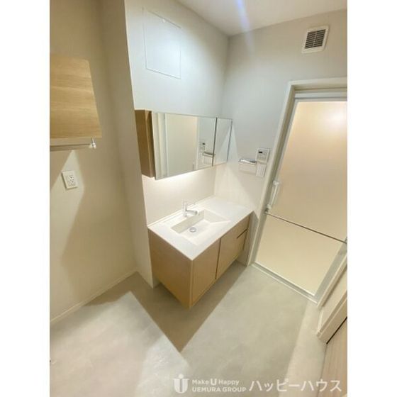 S-room曰佐の内装写真