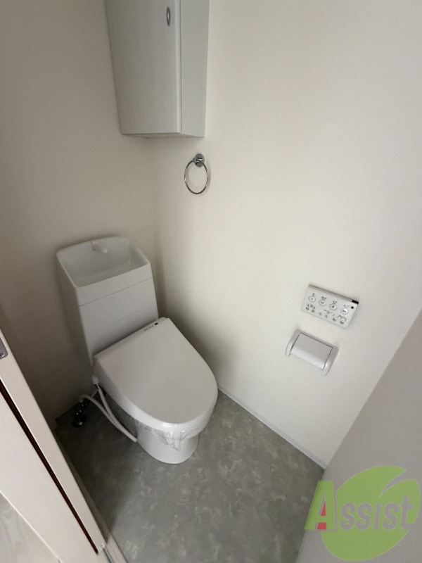 トイレ　トイレはウォシュレット機能付きです。安心して使用できますね。