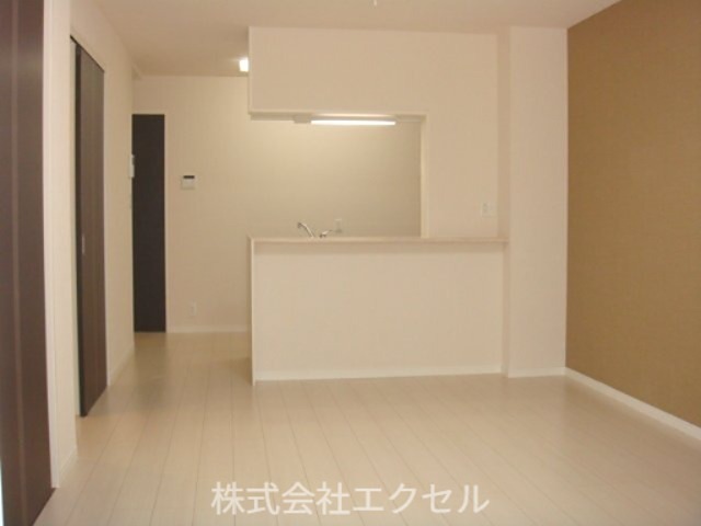 居室・リビング　広々ＬＤＫで快適にお暮しいただけるお部屋です。