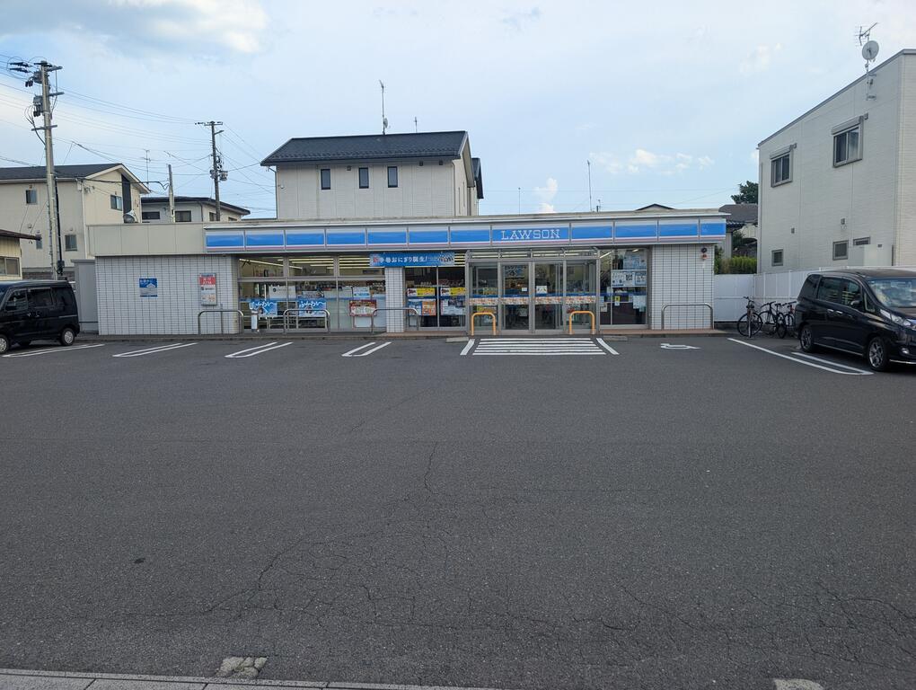 コンビニ　ローソン郡山鶴見坦三丁目店（コンビニ）まで567m