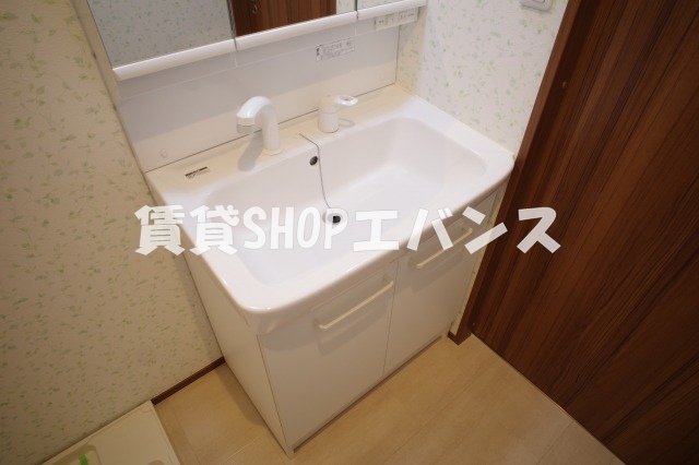 洗面設備　脱衣スペースもあります