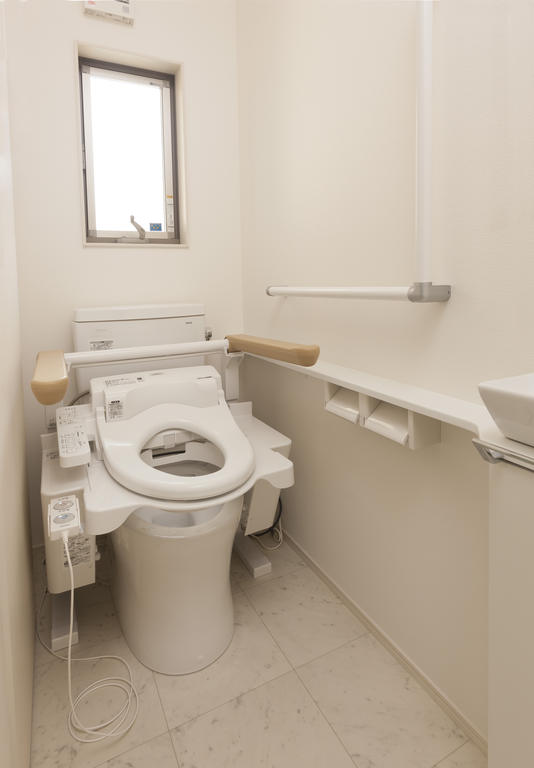 長久手市長配テラスハウスのトイレ写真