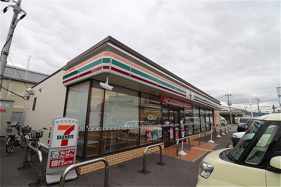 コンビニ　セブンイレブン東大阪箕輪2丁目店（コンビニ）まで804m