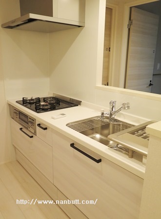 キッチン　3口ガスコンロ付きシステムキッチン