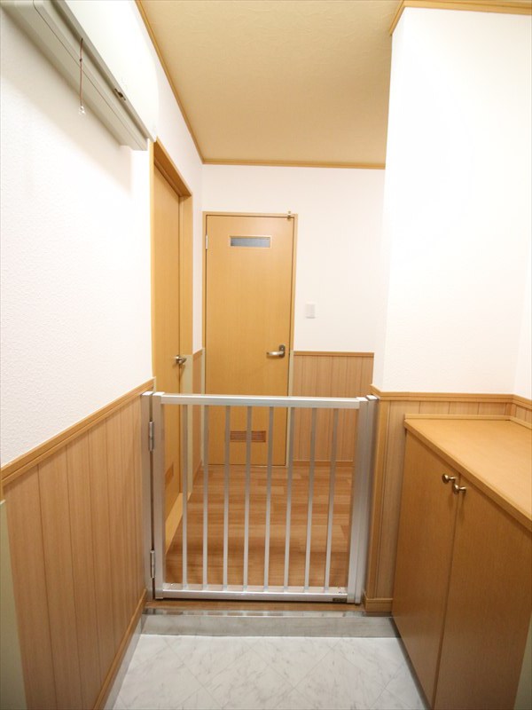 玄関　玄関ホール・ペット用柵・下駄箱