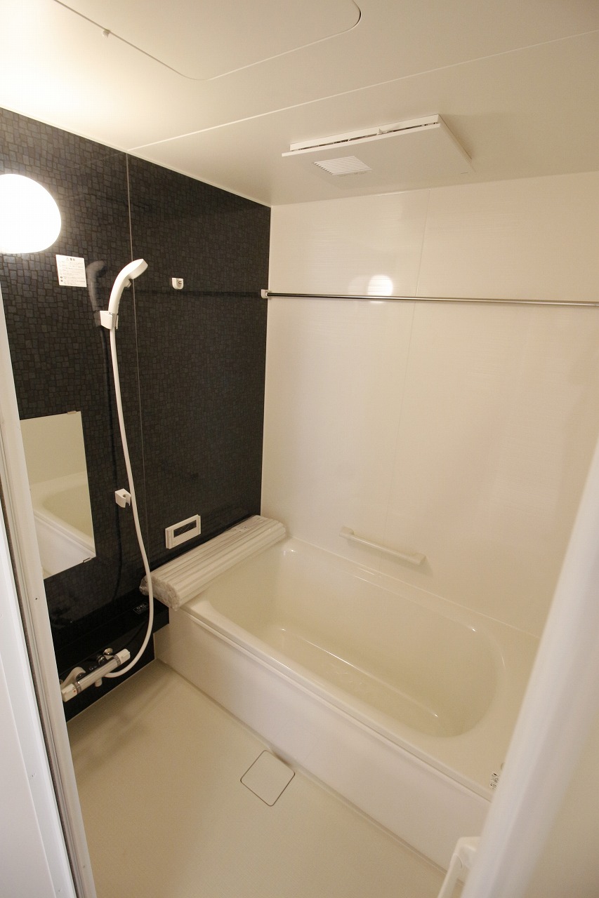 バス・シャワールーム　別の部屋の写真です。