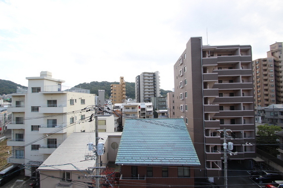 【広島市東区牛田旭のマンションの眺望】