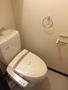 トイレ　ウォシュレット付のトイレです。