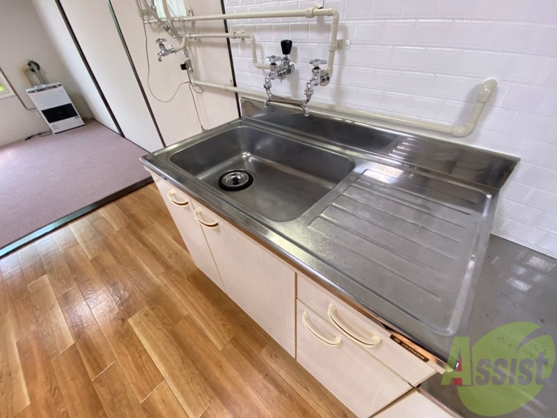 洗面設備　洗面台はありませんがこちらで洗顔などができます。