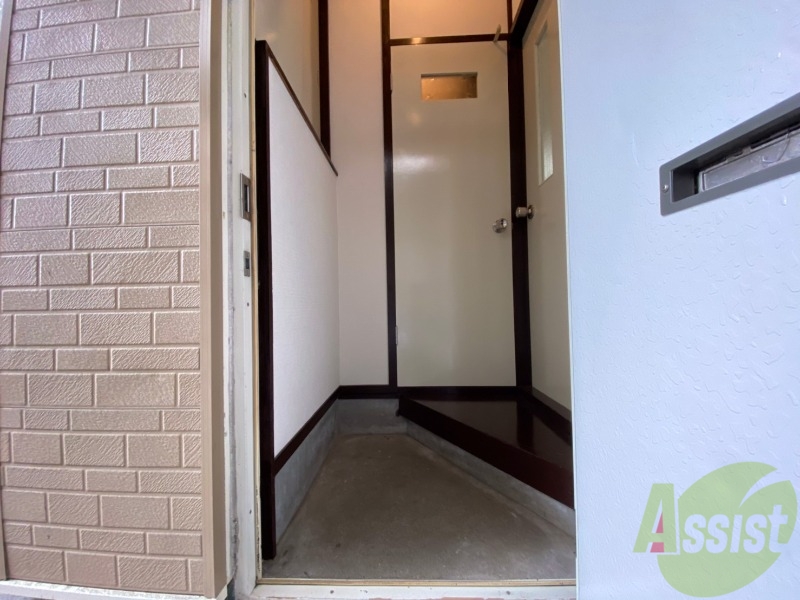 玄関　玄関にはシューズボックスもあって便利そう！