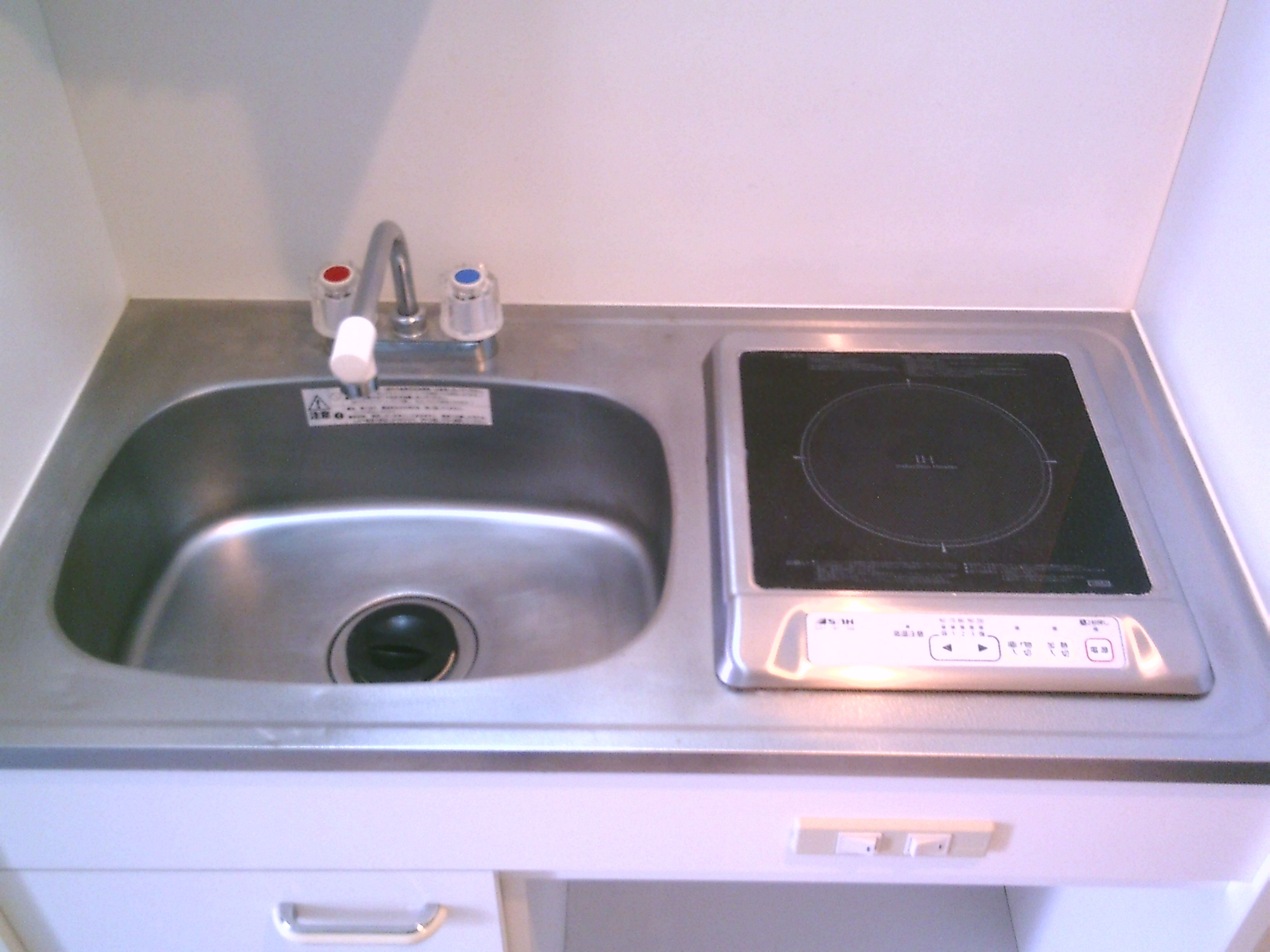 キッチン　システムキッチン、IHコンロ