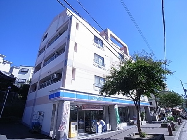 神戸市垂水区仲田のマンションの建物外観