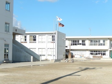 【ルミエール青山VIの小学校】