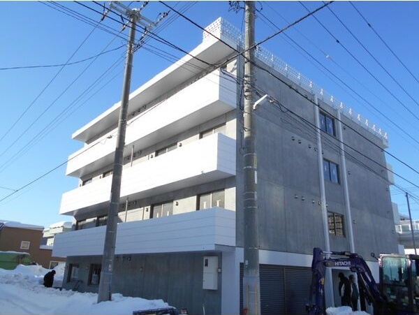 札幌市中央区南十二条西のマンションの建物外観