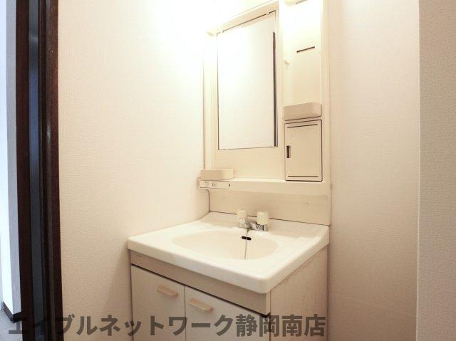 【静岡市駿河区小鹿のマンションの洗面設備】