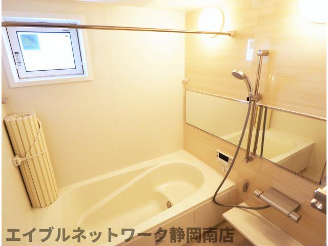 バス・シャワールーム　きれいなお風呂です