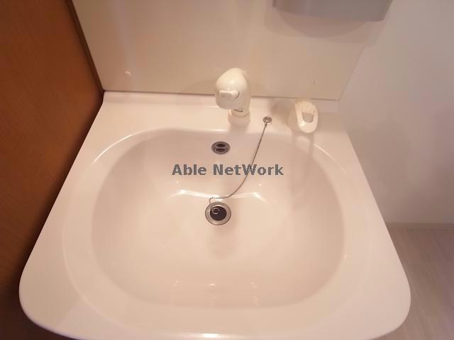 洗面設備　シャワー付き独立洗面台